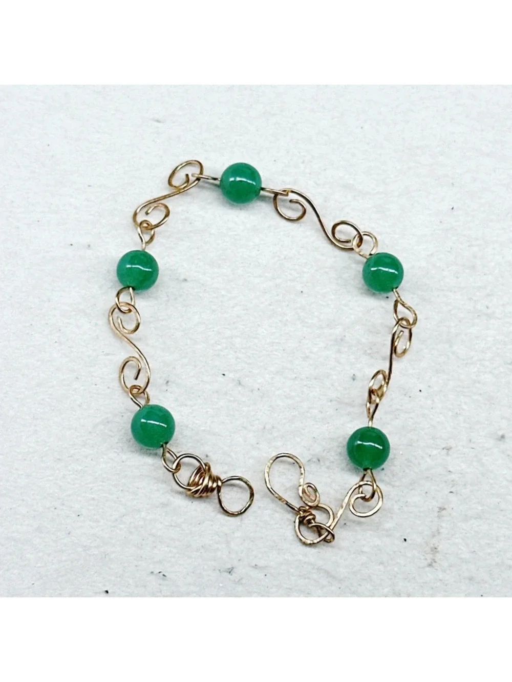 3021u. Natural Stone Swirl Bracelet Green